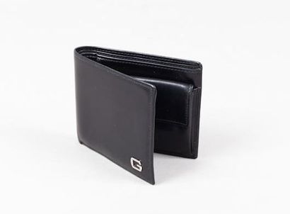 GUCCI Portefeuilles, porte cartes, porte-monnaie en cuir noir. Bon état (égrenur...