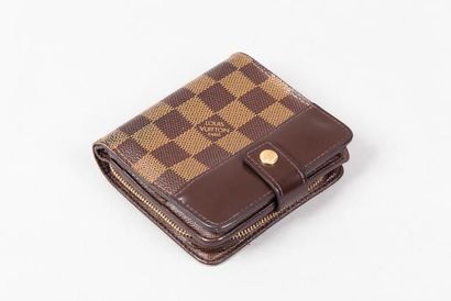 LOUIS VUITTON Portefeuilles, porte-monnaie, porte-cartes en toile damier marron et...