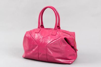 Yves Saint LAURENT Sac 39 cm en cuir vernis vieilli rose, fermeture éclair, double...