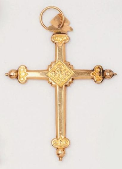 Croix en or jaune. XIX° siècle. P. 3,7g