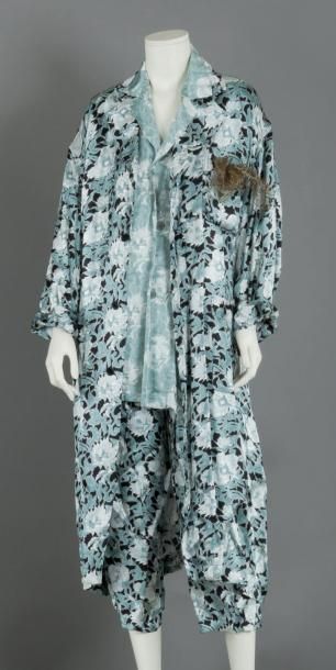 COMME DES GARÇONS ligne robe de chambre, circa 1990 Pyjama en fibranne polyester...