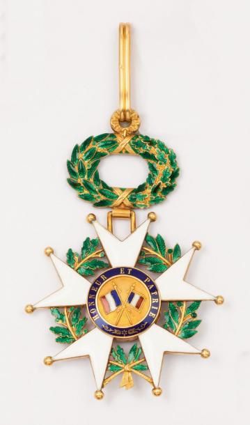 null Grande croix de la Légion d?Honneur en or jaune émaillé (Petits éclats). P....