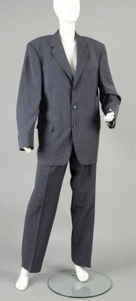 LOUIS VUITTON Costume en laine chinée gris anthracite, veste à col châle cranté simple...