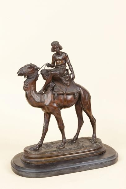 Emile GUILLEMIN (D'après) (1841-1907) Chasseur à dos de chameau Epreuve en régule...