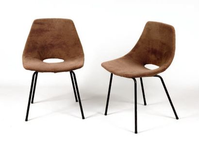 PIERRE GUARICHE - STEINER 1954 Paire de chaises tonneau à assise et dossier en contreplaqué...