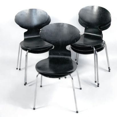 Arne JACOBSEN (1902-1971) Suite de six chaises modele Fourmi a assise et dossier...