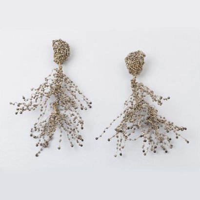 LANVIN haute couture circa 1990 Magnifique paire de pendants d'oreilles composé de...