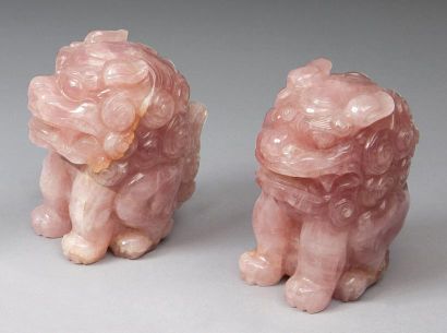 null Paire de chiens de fô en quartz rose. Chine Haut. 12,5cm