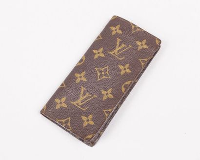 LOUIS VUITTON Étui à lunettes en toile monogram. Bon état.