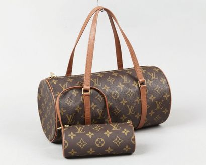 LOUIS VUITTON Sac «Papillon» 30cm en toile monogram et cuir taïga marron, fermeture...