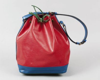 LOUIS VUITTON Sac «Noé» grand modèle en cuir épi tricolore rouge, bleu et vert, fermeture...