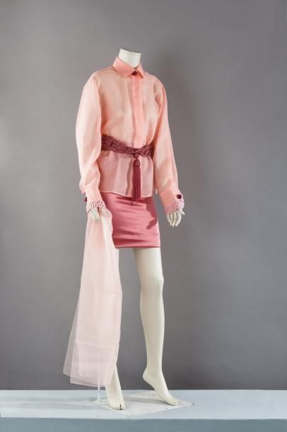 Christian DIOR par Gianfranco FERRE circa 1990 Tailleur de cocktail en satin de soie...