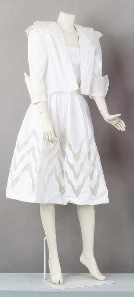 Claude MONTANA circa1985 Ensemble composé d'une jupe ample en piqué de coton blanc...