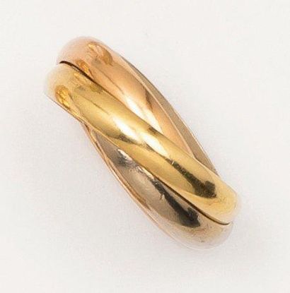 CARTIER - TRINITY Bague trois anneaux en or de trois couleurs. Signée Cartier. Tour...