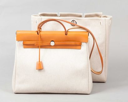 HERMÈS Paris made in France Sac "Herbag" 36cm interchangeable en toile enduite chinée...