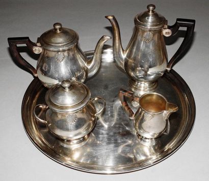 CHRISTOFLE Service à thé et à café en métal argenté à décor de coquilles, comprenant:...