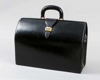 HERMES Paris Serviette "Cabine" 45 cm en cuir noir, armature rigide, poignée, fermoir...