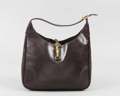 HERMES Paris made in France année 1976 Sac "Trim" 30cm en cuir marron, fermoir mousqueton...