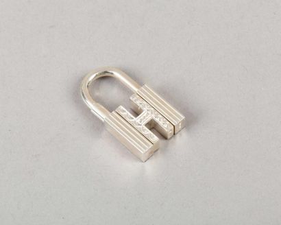 HERMÈS Paris made in France Collection Touareg Porte clefs en argent 925 ‰ figurant...