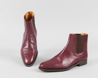 HERMES Paris made in Italy Paire de boots en cuir bordeaux, cheville stretch, semelles...