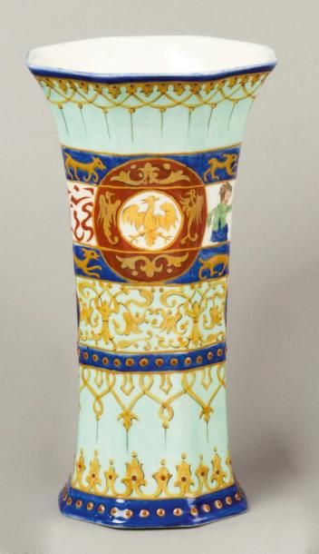 null Boch Vase tronconique en céramique Belgique, début XXe siècle