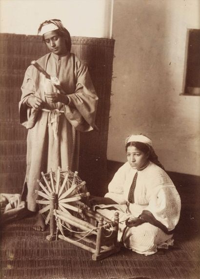 Cavilla & Molinari Maroc, c. 1880. Tanger. Les fileuses. Couple de marocains. Deux...