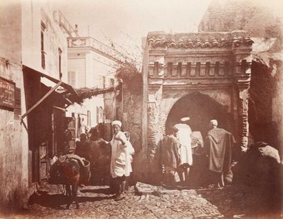 A Cavilla Maroc, c. 1880. Tanger. Scènes de rue. Ruelles. Échoppes arabes et espagnoles....