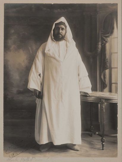 J Giry Portrait du Sultan Moulay Abdelhafid en France, 1914. Épreuve argentique d'époque...