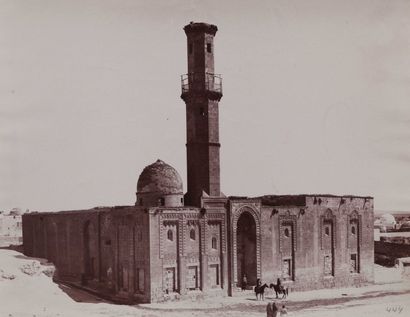 Auteur non identifié Alep, c. 1885. Vues générales. Minarets. Mausolée. Citadelle....