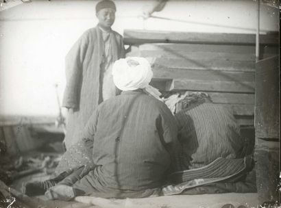 Photographe de la mission Voyage au Turkestan d'Henry d'Allemagne, 1899 Caucase....