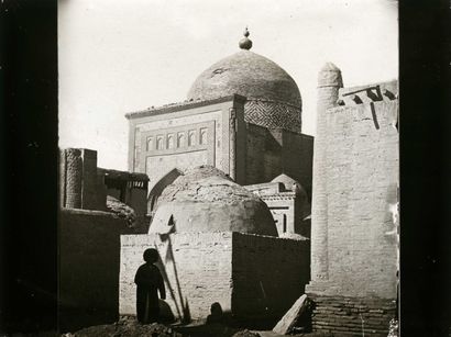 Photographe de la mission Voyage au Turkestan d'Henry d'Allemagne, 1899 Caucase....