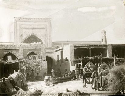 Photographe de la mission Voyage au Turkestan d'Henry d'Allemagne, 1899 Caucase....