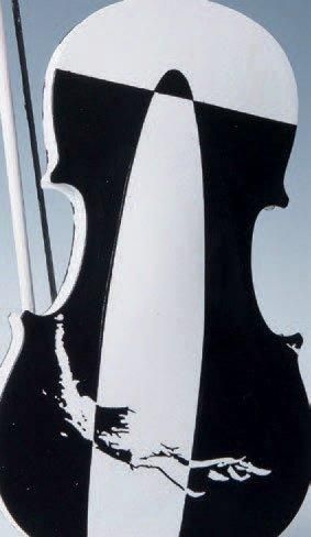 Ivan MESSAC (né en 1948) Portrait de Pierre Boulez Violon peint à l'acrylique noir...
