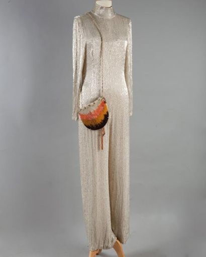Mila SCHÖN circa 1968/1970 Combinaison pantalon en crêpe georgette ivoire brodée...