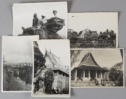 null [PHOTOGRAPHIE]. Ensemble de 5 photographies montrant différents temples du Laos...