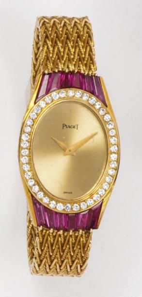 PIAGET Bracelet - montre de dame en or jaune, la lunette sertie de diamants, les...