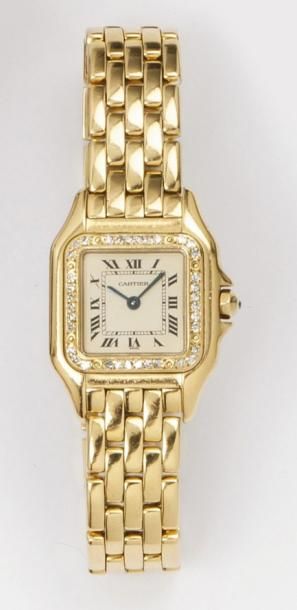 CARTIER PANTHERE N°8669193471 vers 1980 Belle montre bracelet de dame en or. Boîtier...