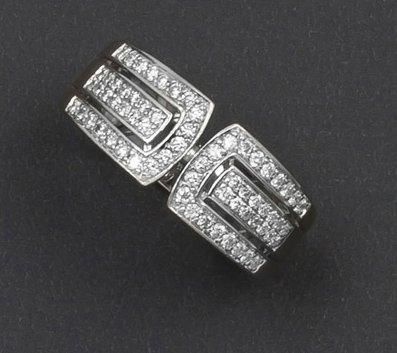 null Bague jonc en or gris à motif géométrique sertis de diamants taillés en brillant....