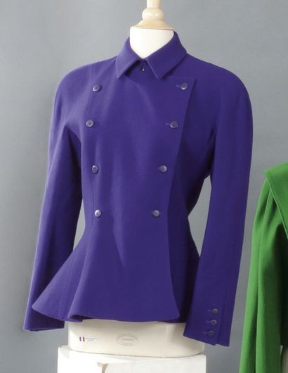 Claude MONTANA Veste en drap violet à petit col double boutonnage, manches longues...