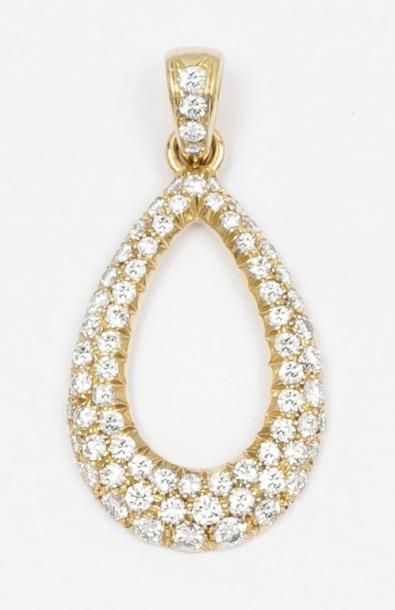 null Pendentif «Goutte» en or jaune entièrement serti de diamants taillés en brillant....