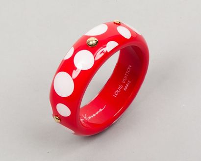 Louis VUITTON par Yayoi Kusama collection 2012 Bracelet jonc en bakélite rouge imprimée...