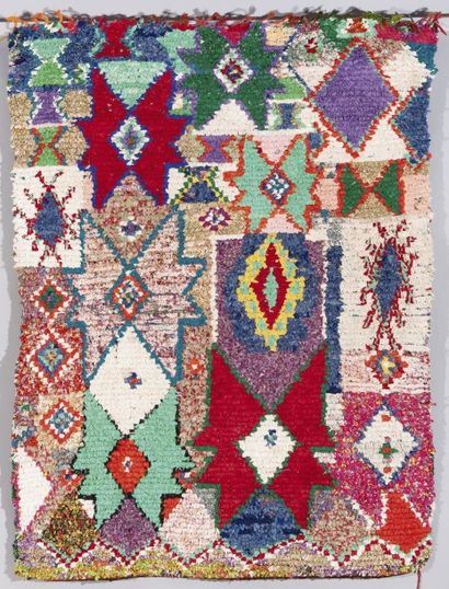 null TAPIS BOUCHEROUITE, MAROC A Moroccan Boucherouite rug with a star design Décor...