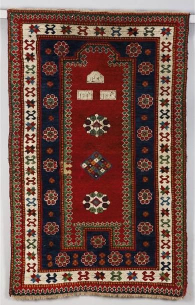 null TAPIS KAZAK DE PRIERE, CAUCASE A 19th century Kazak Caucasian prayer rug Décor...