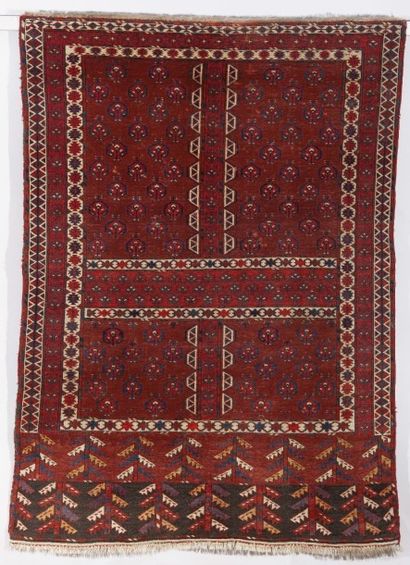 null TAPIS ENSI YOMUTH, TURKESTAN An antique tent door rug (Ensi or Engsi) Yomut...