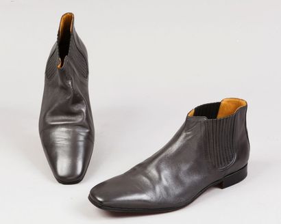 HERMES Paris made in Italy Paire de boots en cuir anthracite, cheville stretch, semelles...