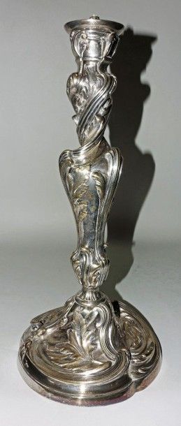 CHRISTOFLE Pied de lampe de forme mouvementée en bronze argenté de style Rocaille....