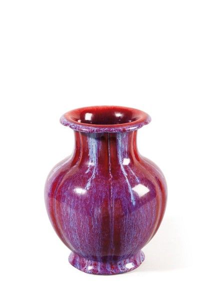 null Vase globulaire «grenade» en porcelaine flammée émaillée sang de b?uf, aubergine...