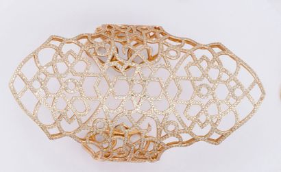 REPOSSI Bracelet Manchette en or rose ajouré à décor géométrique entièrement serti...