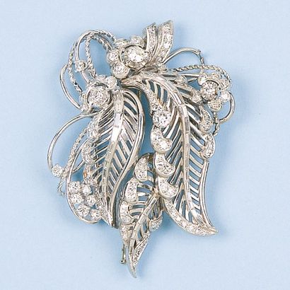 null Broche en platine et or gris sertie de diamants taillés en brillant. P. 33g...