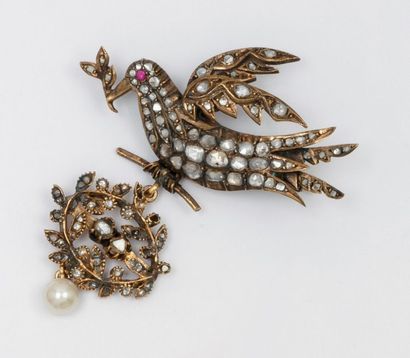 null Broche «Oiseaux» en vermeil ornée de diamants et d'une perle. Époque XIXe siècle....